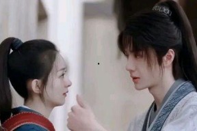 娱乐吃瓜酱姐弟被当情侣,酱姐弟被误配情侣，真相揭秘